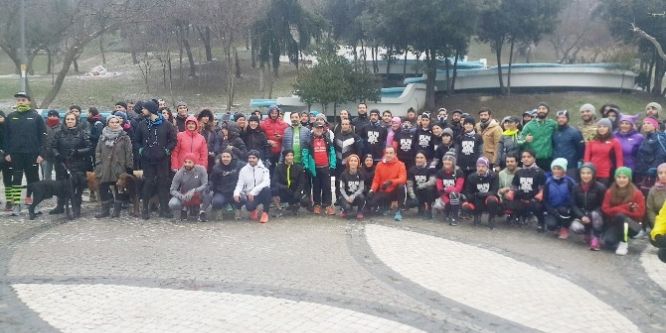 Maçka Parkı için kar altında koştular