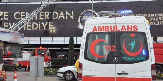 AVM’de yangını korkuttu