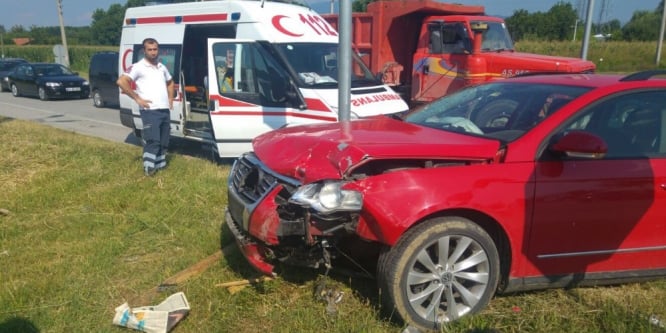 Akyazı’da trafik kazası: 4 yaralı!