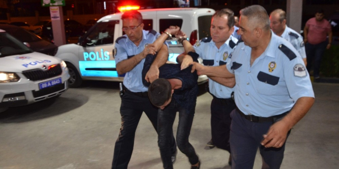 Polise kafa atan şahıs gözaltına alındı