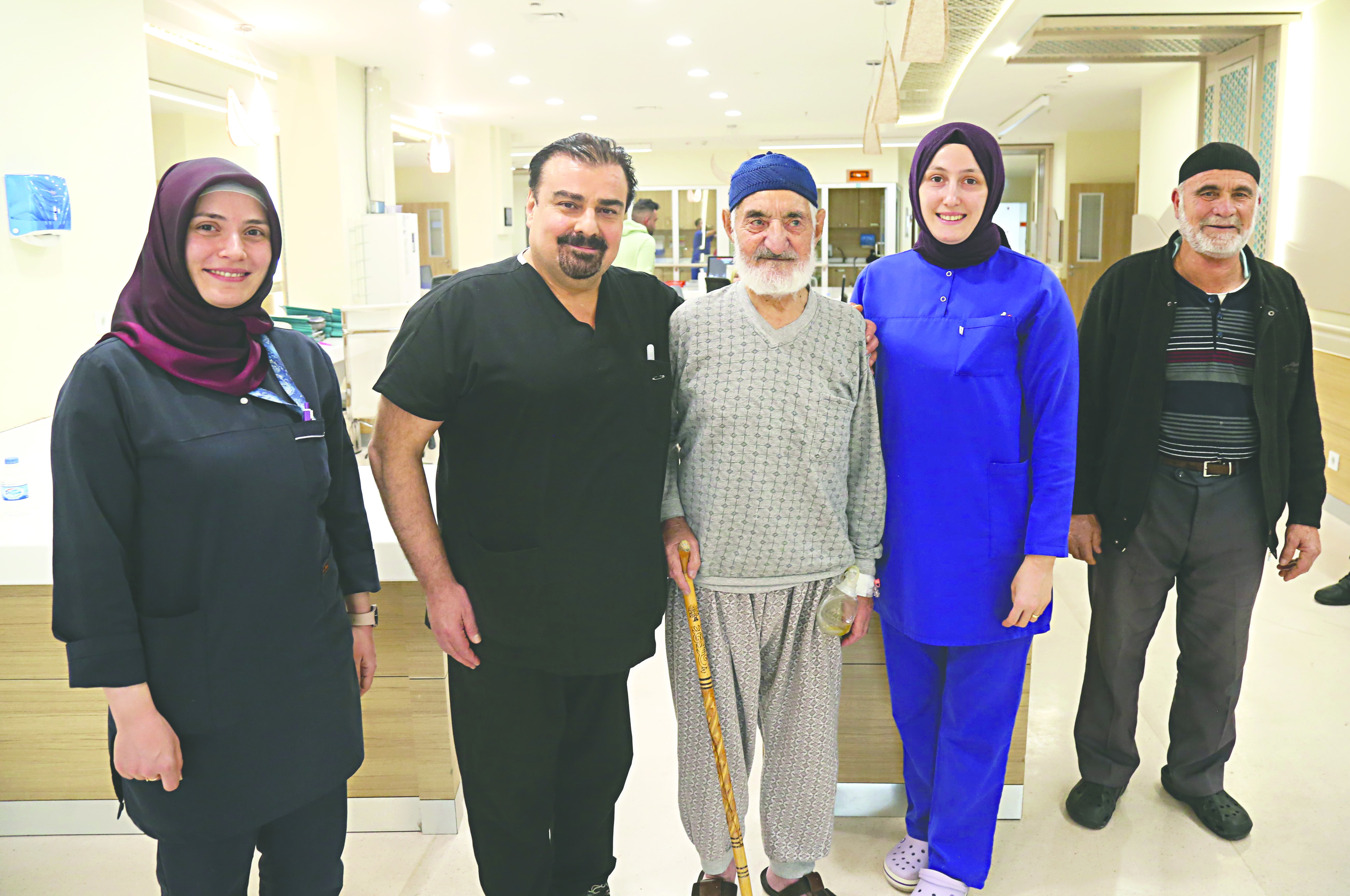 91 yaşındaki dede ameliyatla kanseri yendi