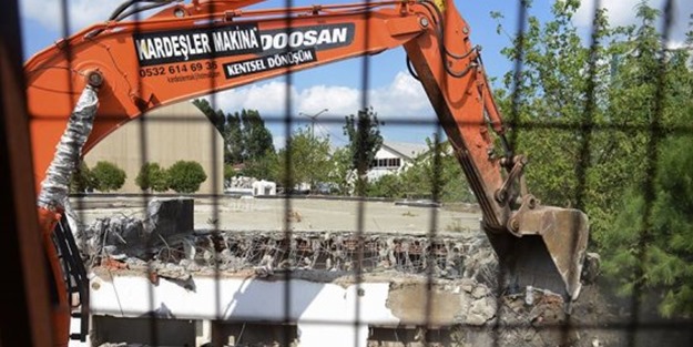 91 yaşındaki dedenin evini yıktılar