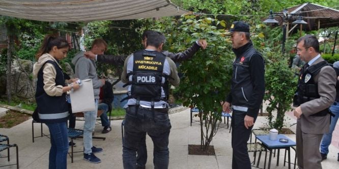 Siirt’te 14 ekiple okul önünde uygulama yapıldı