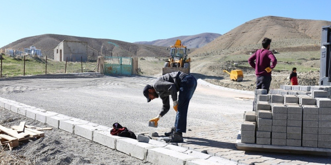 Gürpınar’da yol yapım çalışması