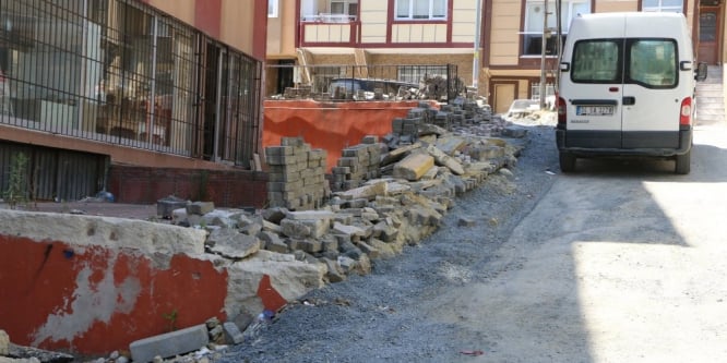 Eyüp’te havai hatlar yer altına alınıyor
