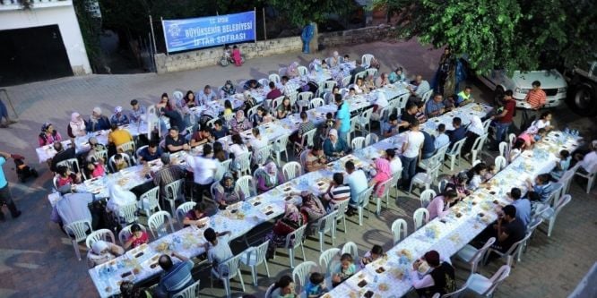 Büyükşehir 469 noktada iftar sofrası kuracak