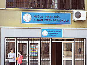 Okullarda hâlâ ‘Kenan Evren’ adı yaşatılıyor