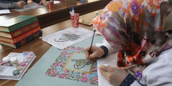 Rize’de öğrenciler ve öğretmenler tezhip kursunda buluşuyor