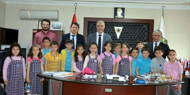 Miniklerden Tatlıoğlu’na teşekkür ziyareti