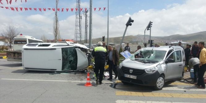 Van’da trafik kazası: 2 yaralı