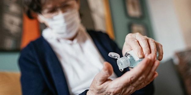 93 yaşındaki kadın koronavirüsü yendi