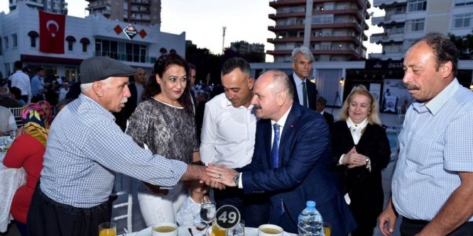 Vali Çakacak iftar yemeğinde buluştu