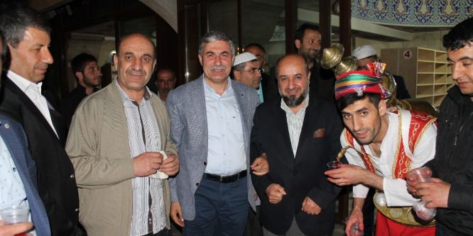 Tatvan’da şerbet ikramı