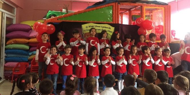 Minik öğrenciler 23 Nisan’ı kutladı