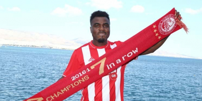 Olympiakos, Emenike’yi açıkladı