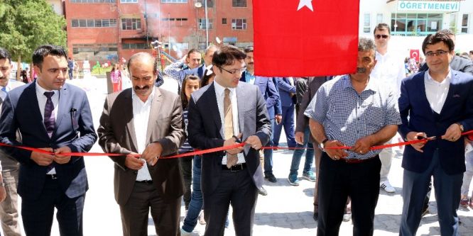 Festival tadında bahar şenliği