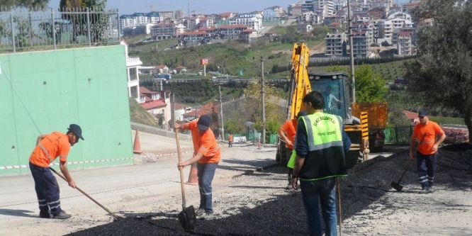 İzmit’te alt ve üst yapı çalışmaları sürüyor