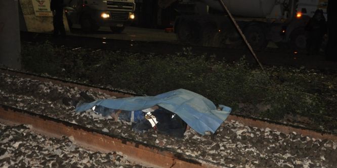 Yük treni miksere çarptı: 1 ölü