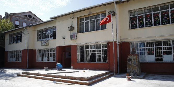 Konak’ın okulları pırıl pırıl oluyor
