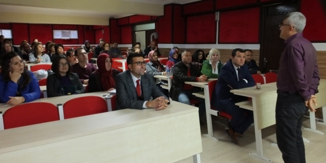 Burhaniye’de öğretmenlere oryantasyon eğitimi