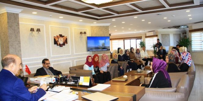 Rektör Gül, geleceğin üniversitelilerini ağırladı