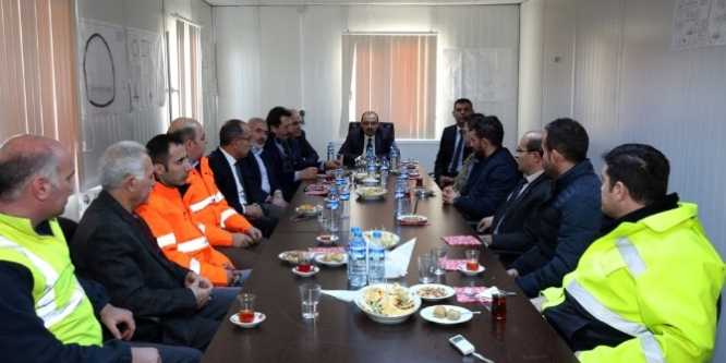 Vali İsmail Ustaoğlu, KOP Tüneli’nde incelemelerde bulundu