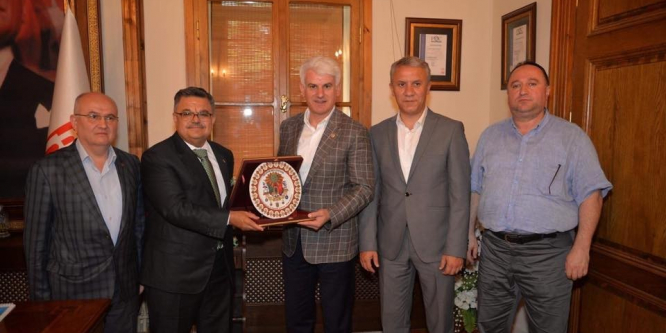 AK Parti Bursa Milletvekili Şahin ve Başkan Yağcı bir araya geldi