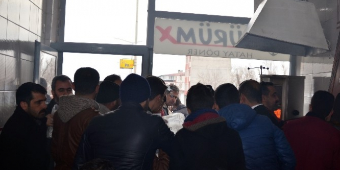 İş yeri açılışında izdiham yaşandı