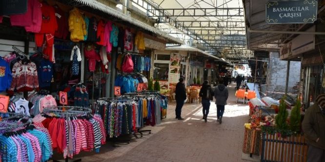 Hırsızlar çarşıya dadandı