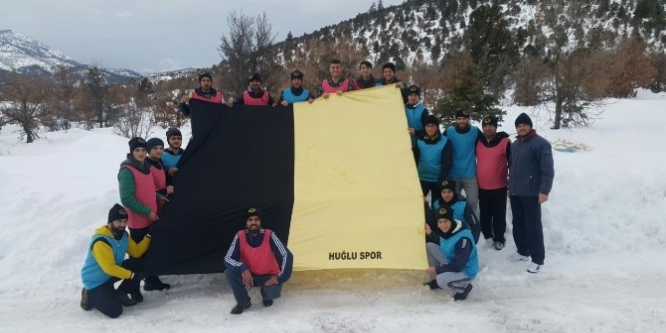 Konya'da amatör futbolcular, yaban hayatını da unutmadı