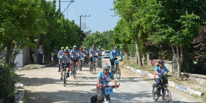 Bisiklet tutkunları Mysia yollarını keşfediyor