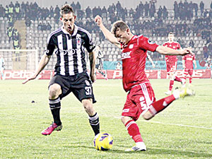 Kartal zirveye yanaştı