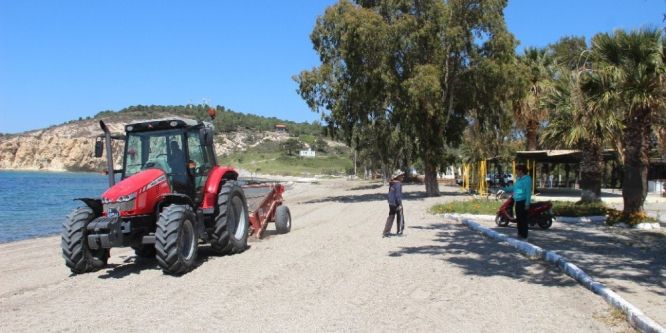 Foça’da plajlar yaza hazırlanıyor