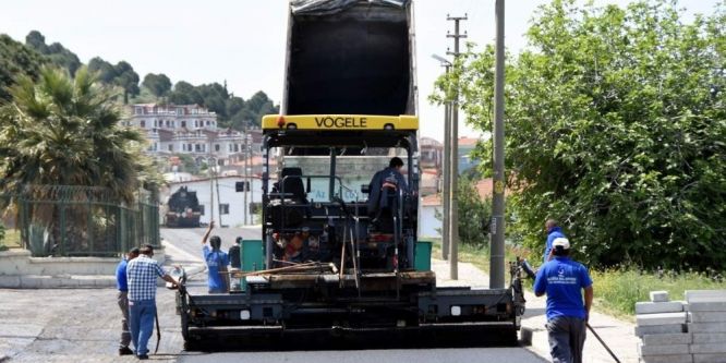 Aliağa’da asfaltlama çalışmaları sürüyor