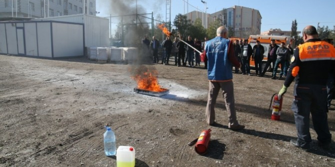 Mardin'de polislere yangın söndürme tatbikatı