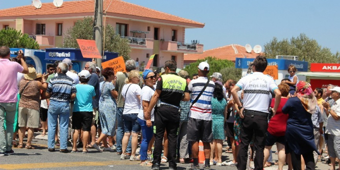 Kazalara dikkat çekmek için yolu kapattılar