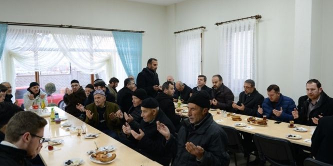 Bereket sofrası Huzurevi sakinleri için kuruldu