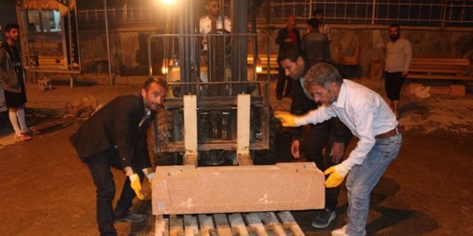 Hakkari Belediyesi'nden gece mesaisi