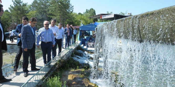 Vali Çakacak, Mahmudiye ve Çifteler’i ziyaret etti