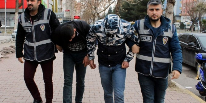 Müzik seti çalan 2 kişi tutuklandı