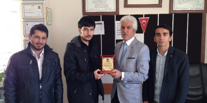 Anadolu Gençlik Derneği'nden liselere anlamlı ziyaret