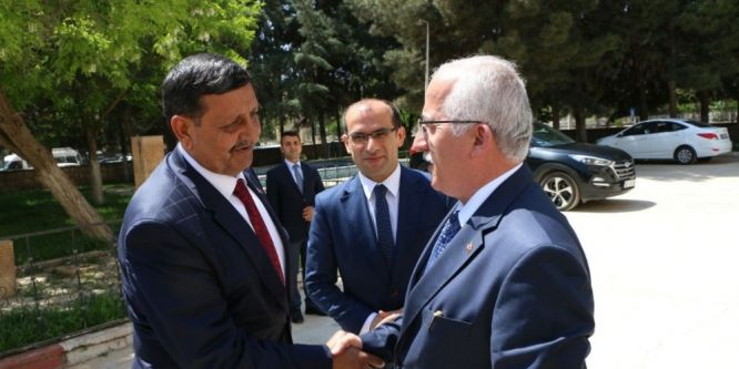 Vali Tuna’dan Başkan Özyavuz’a ziyaret