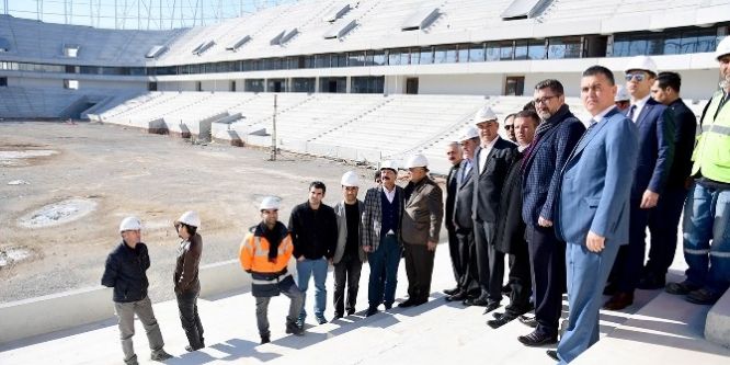 Hüseyin Sözlü stadyum inşaatını gezdi