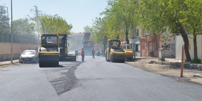Diyarbakır’da asfalt çalışmaları devam ediyor
