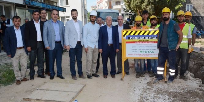 Lapseki’de doğal gaz hat döşeme çalışmaları başladı