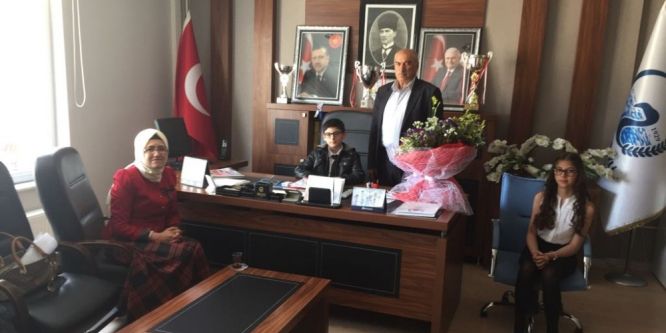 Cihanbeyli Belediyesi makamı çocuklara emanet etti