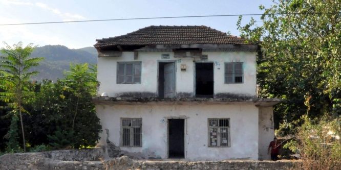 80 yıllık virane konak yeniden inşa ediliyor