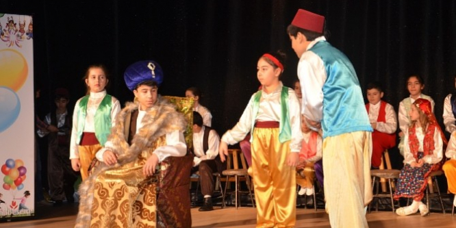 “Deyimler Konuşuyor” sahnelenmeye başladı