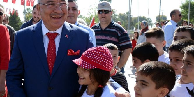 “Özlemimiz, çocukların etrafa neşe saçtığı bir dünyaya kavuşmaktır”