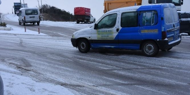 Sinop yollar buz pistine döndü